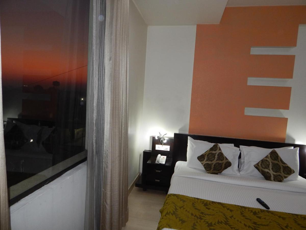 Hotel The Marque Матхура Экстерьер фото