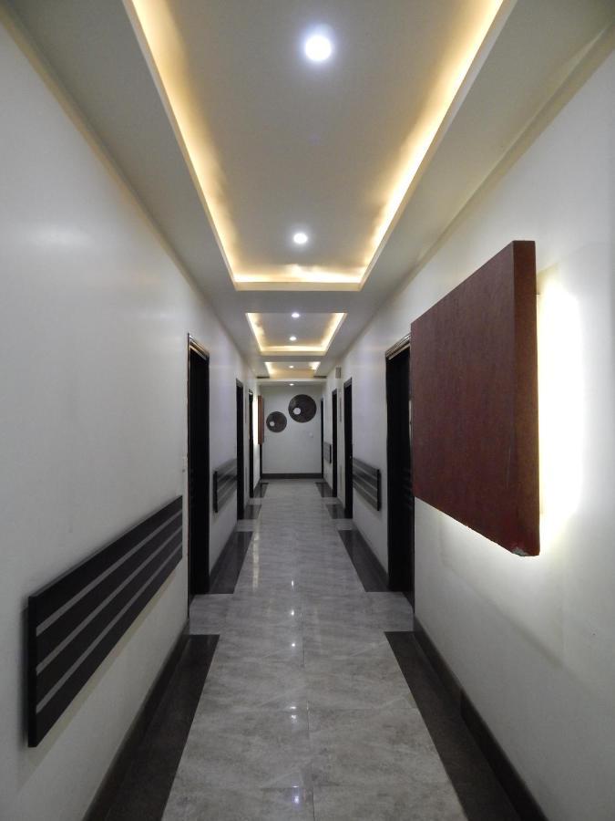 Hotel The Marque Матхура Экстерьер фото